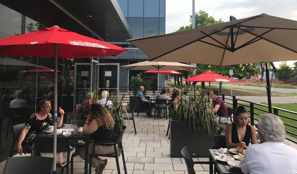Montfort Oakville Mediterranean Cuisine - Patio
