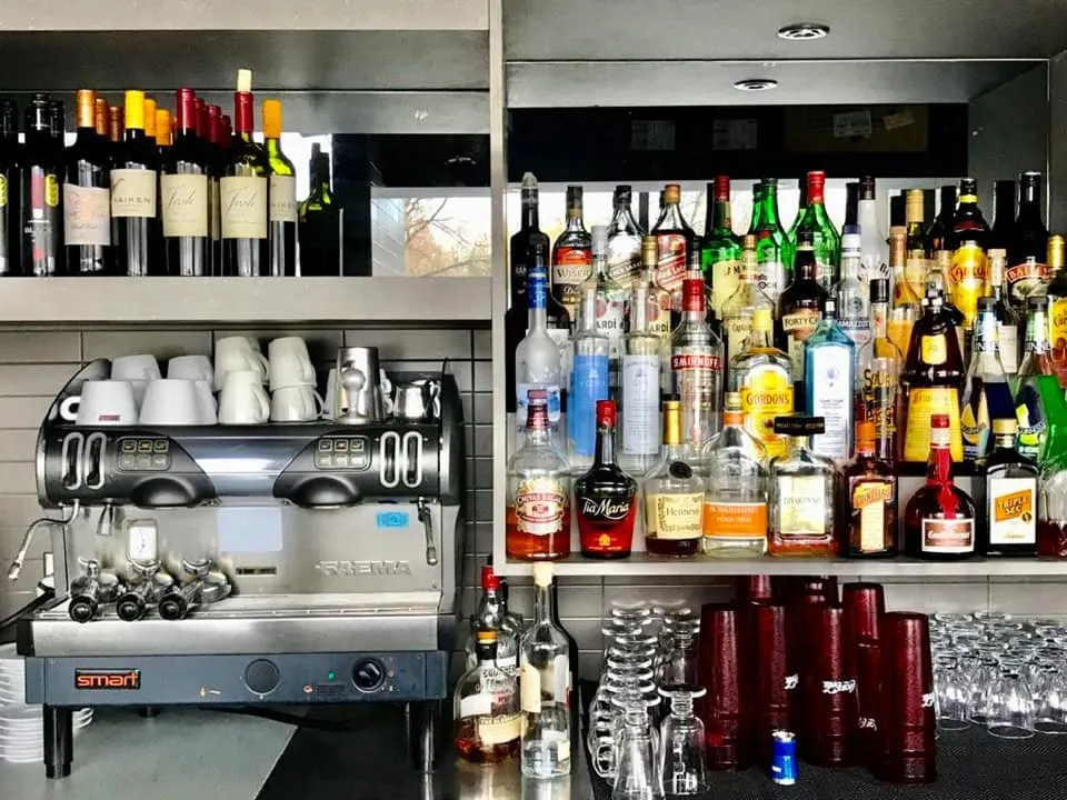 Montfort Oakville Mediterranean Cuisine - Bar